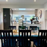 Cozy And Sunny Room Near City To Seapath